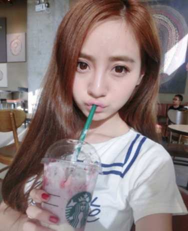 十月玫瑰花的头像