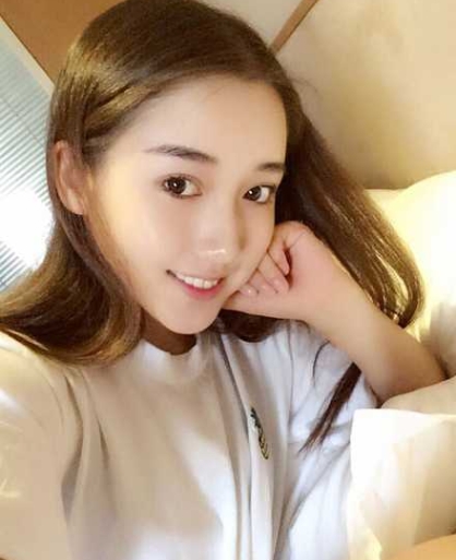 红眼睛蝴蝶的头像